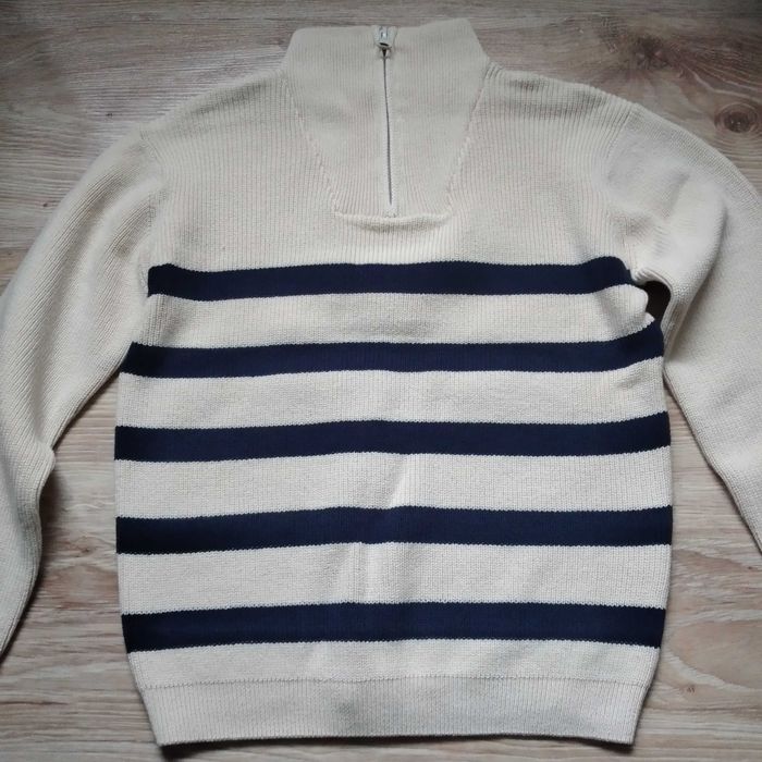 Sprzedam NOWY sweter chłopięcy półgolf na zamek rozmiar 116