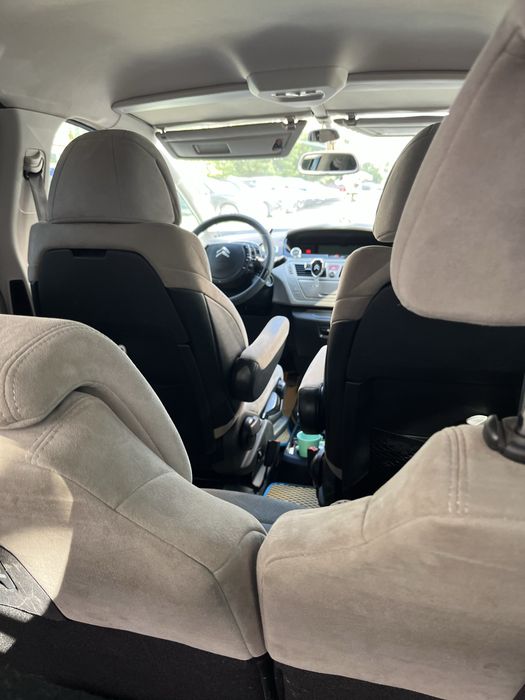 Продам Citroen C4 Picasso 2010 (коробка автомат - робот)