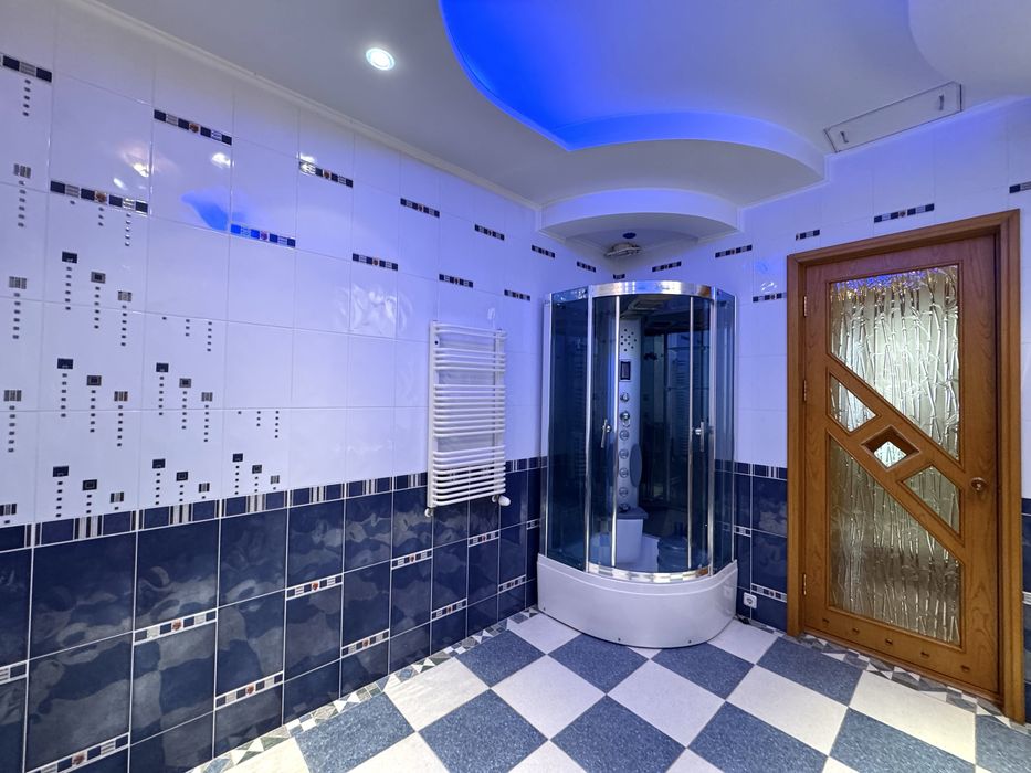 Продажа фасадного помещения под офис в центре города