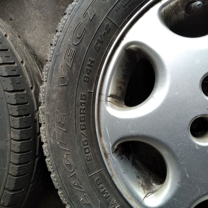 Диски з шинами на Peugeot 605