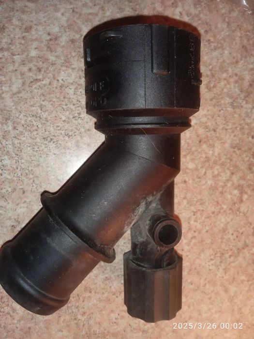 Фланец муфта шланга патрубка радиатора охлаждения  6Q0122291F