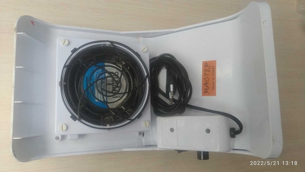 Лампы и вытяжка (без мешка) для маникюра