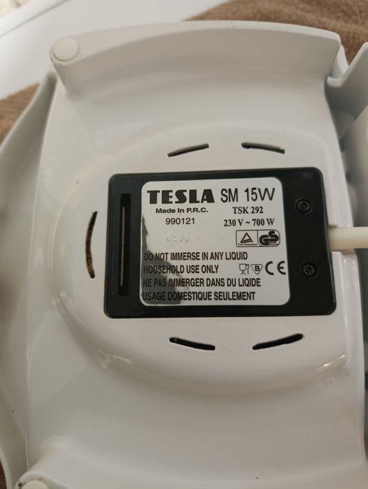 Бутербродниця TESLA