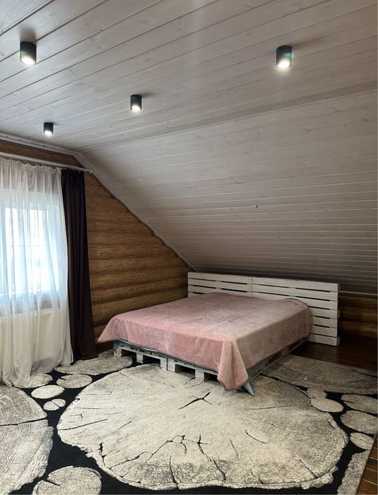 Просторий будинок у Тарасівці: зруб, 4 спальні, 7,5 соток!