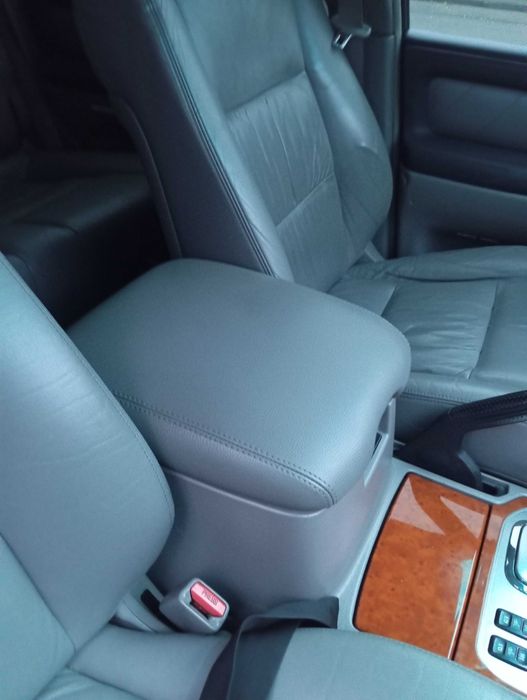 Toyota Land Cruiser 100