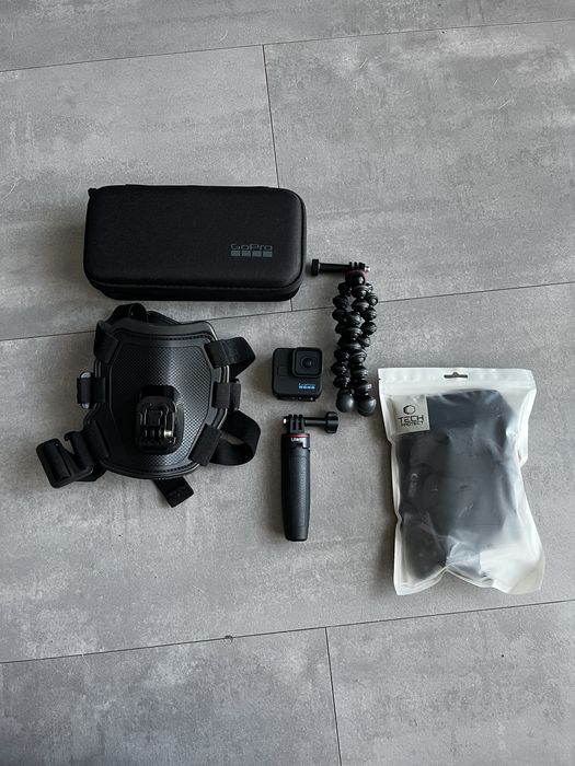 Kamera sportowa GoPro Hero 11 Black mini jak nowa GWARANCJA  karta pamięci 128GB dodatki