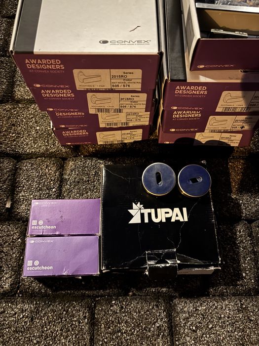 13 par klamek Tupai 3 rozety lazienkowe dziurka na klucz