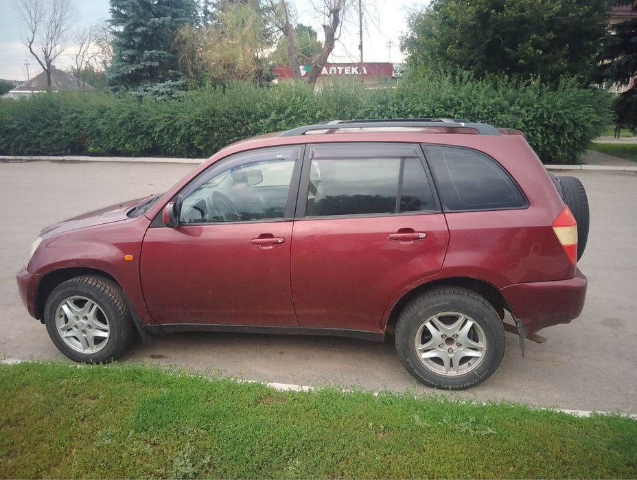 Продам машину Chery 2 летровый