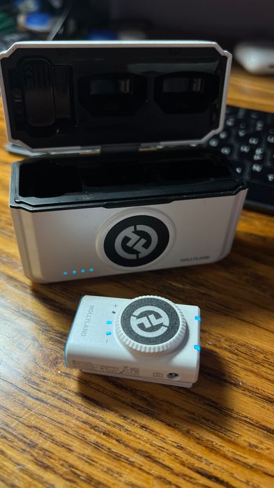 Hollyland Lark M2 білий ресивер та кейс зарядний для камери