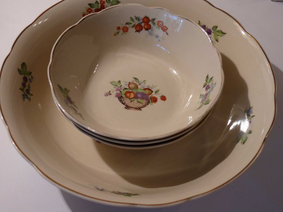 Kompotierki kolekcjonerski  fabryka porcelany Chodzież sygnowany.