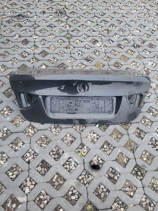 klapa bagaznika tyl tylna BMW E90 LCI Lift kolor 475 black sapphire