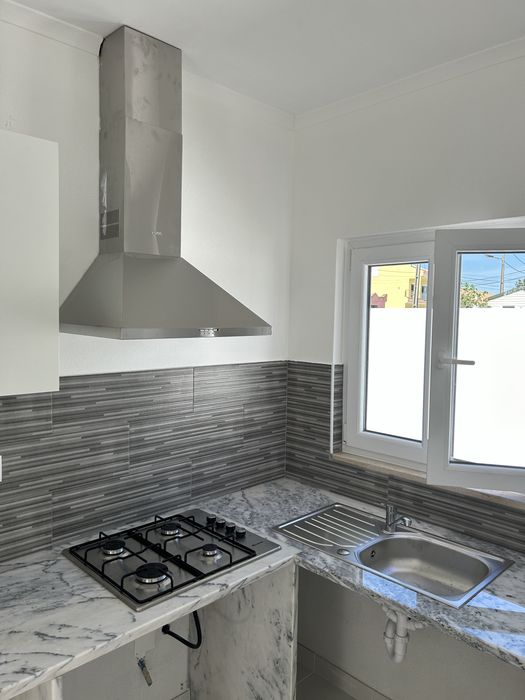 Moradia T1 com agua e luz inclusso na renda