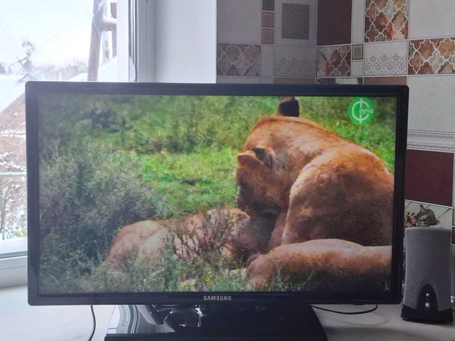 LED-Телевізор Samsung UE26EH4030W 26 дюйм