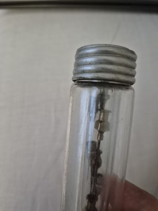 Antigo Kit de Agulhas Médicas Hipodérmicas C/ Tubos de Esterilização em Vidro – Décadas de 50/60
