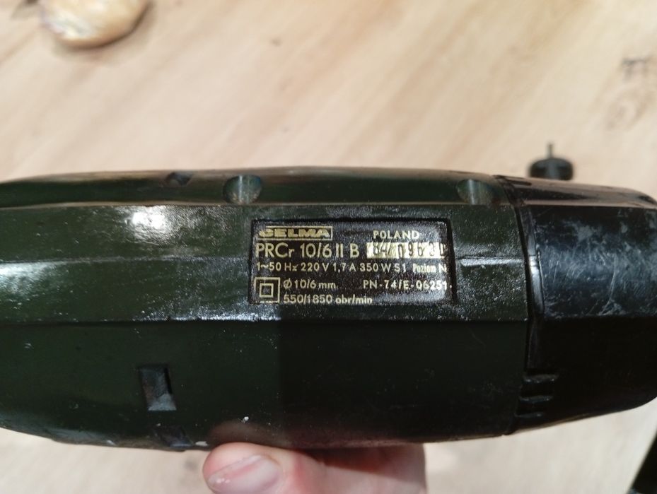 Witam sprzedam wiertarkę widoczna na zdjęciach