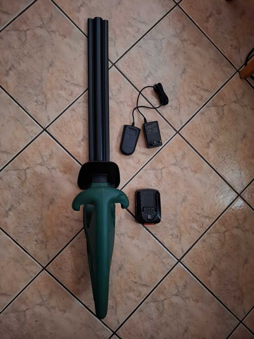 Sekator akumulatorowy BOSCH EasyHedgeCut 18V-44-11. Nowy.