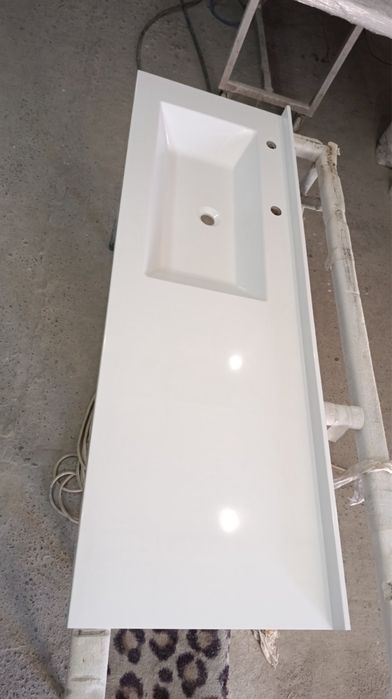 Готова стільниця в наявності з литого кварцевого каменю 1500*500 мм