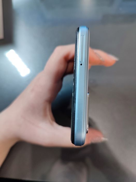Продам телефон у гарному стані Vivo y 21