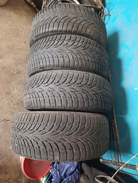 Продам зимову резину  225 55 16