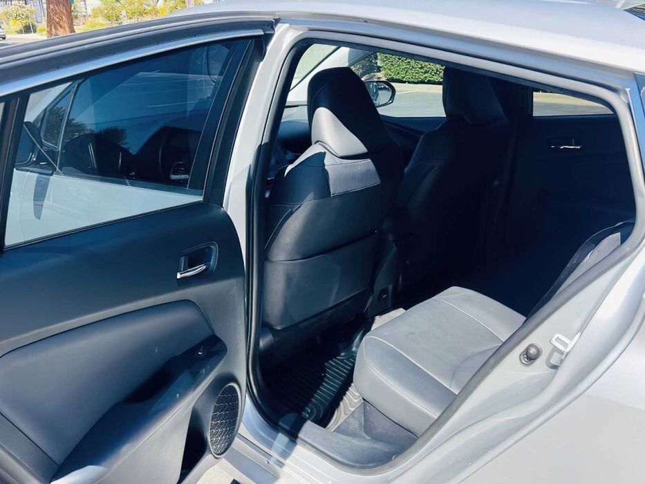 Toyota Prius      2016