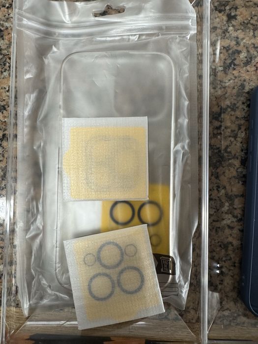 Vendo 4 capas para iPhone XS e iphone 15 pro max