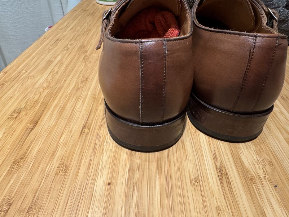 Sapatos Pedro del Hierro castanhos N- 44 25€