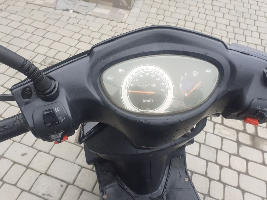 Продам скутер ,2018 на документах.