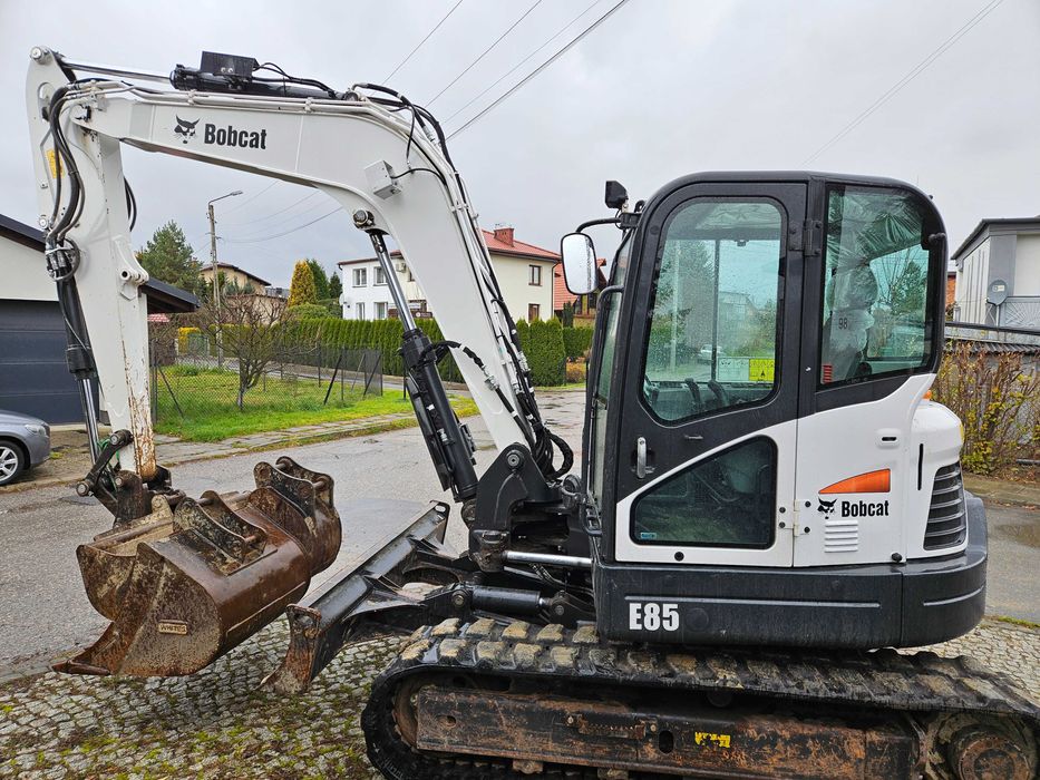 Wynajem koparek, wozideł, ładowarek, zagęszczarek.
