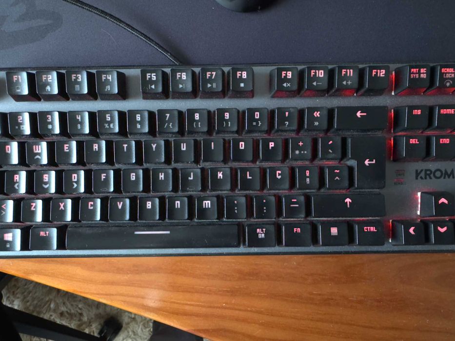 Teclados Mecânicos KROM Kernel TKL