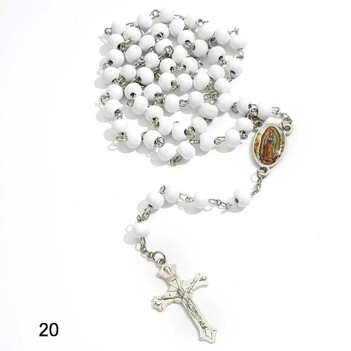 Білий розарій з дерев'яними намистинами з ароматом в коробочці, чотки