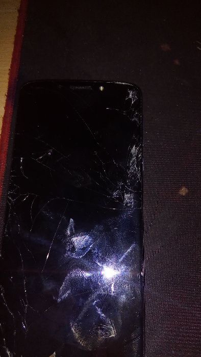 Smartfon Motorola do naprawy  E5+