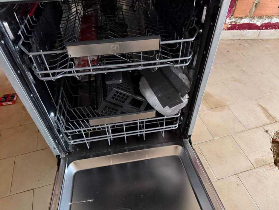 Maquina de Lavar Louça de encastrar Electrolux