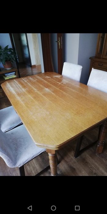 Stół dębowy rozkładany.