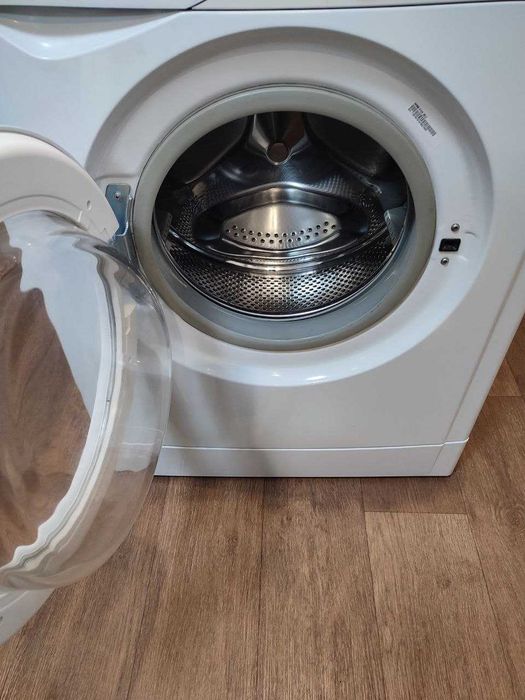 Стиральная/Пральна машинка Indesit 5kg