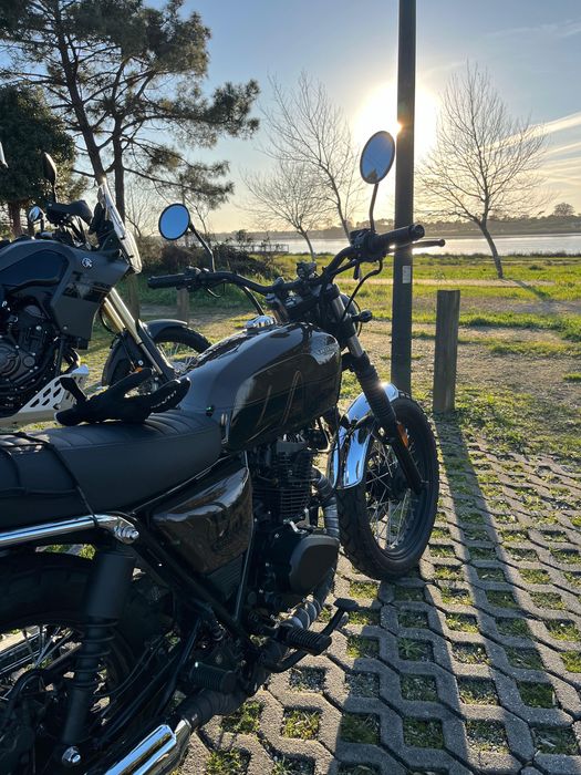 Moto 125 BRIXTON Cromwell