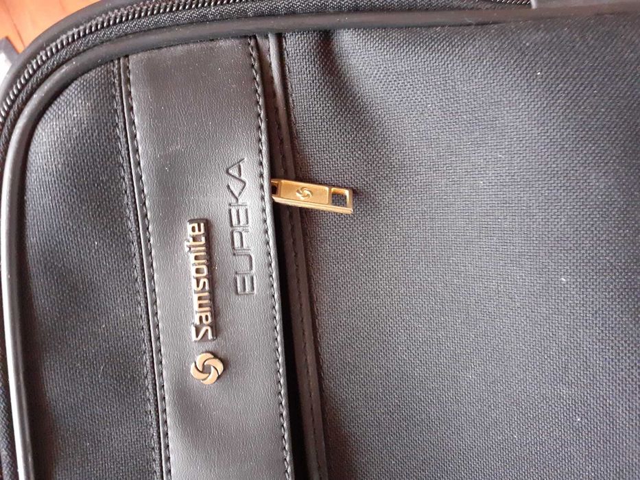 Mala Samsonite com espaços para LapTop e mais acessórios de trabalho