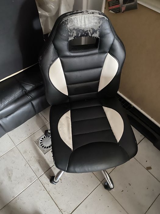 Secretaria e cadeira