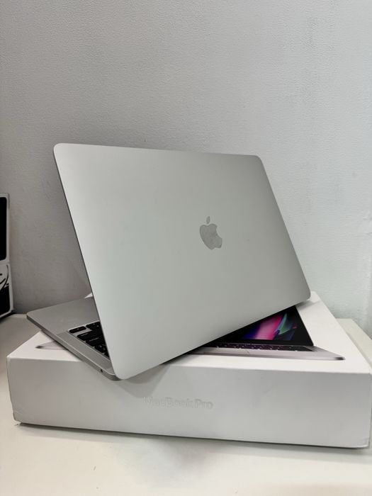 MacBook Pro 13 Silver M1 8/512gb