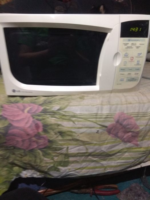 Доставка. Рабочая микроволновка LG