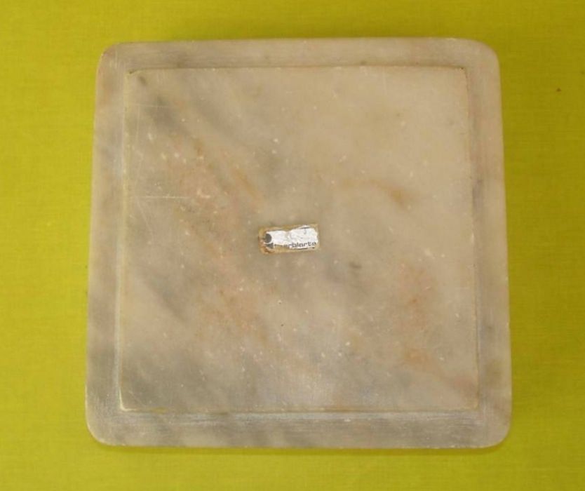 Cinzeiro em mármore branco e cinza