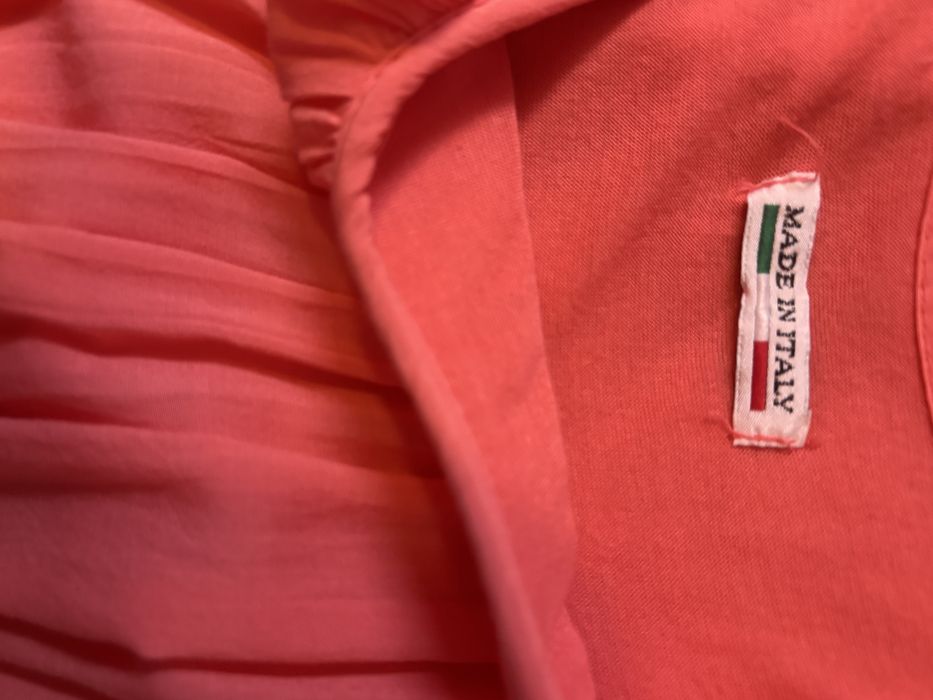Blusa rosa com folhos