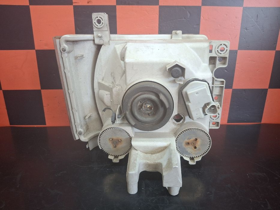 Ótica / farol esquerda ISUZU ELF Chassis (NKR8_, NKQ8_)