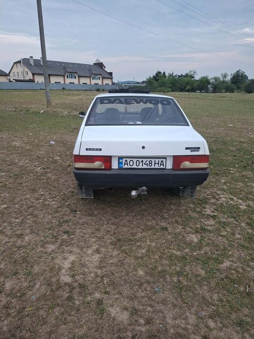 Продаєтця ваз 99