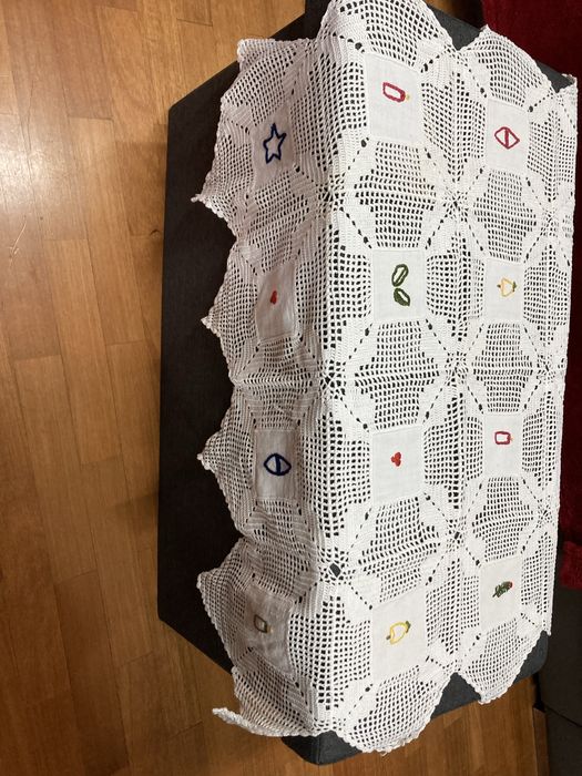 Toalha de mesa de linho e renda