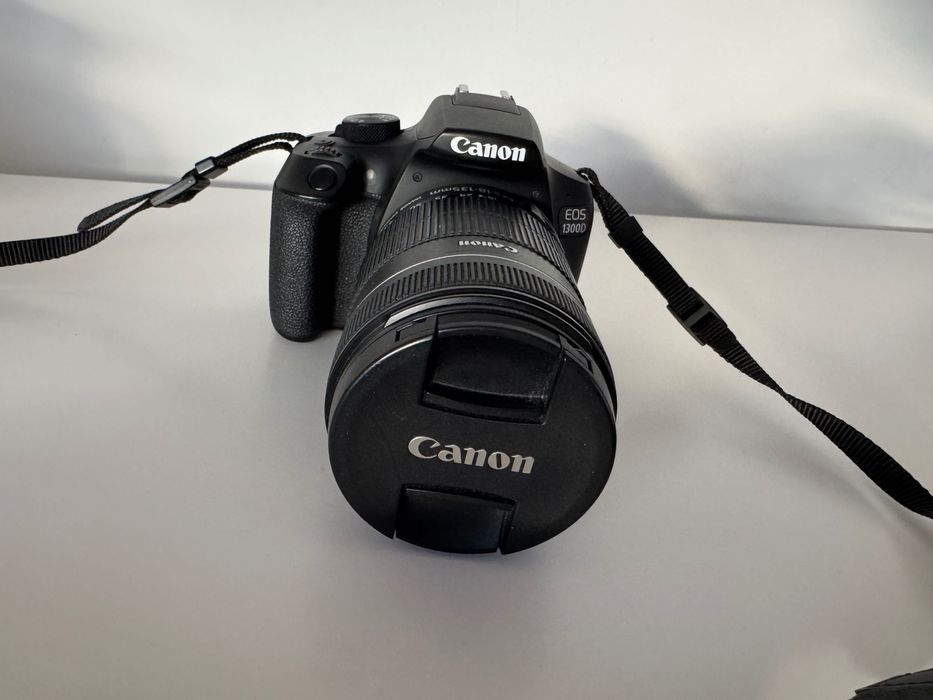 Canon 1300D lente 18-135 mm