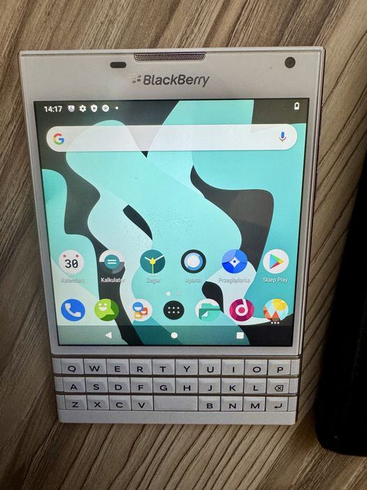 Blackberry passport z Androiedem 11 stan idelany
