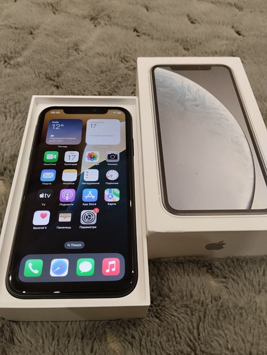 iPhone XR 64 гб стан ідеальний.