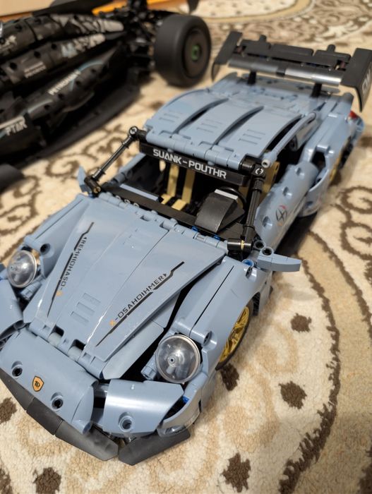 Спорткар Technic — великий конструктор 1300+ деталей