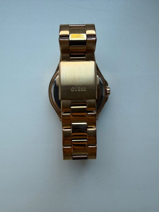 Годинник золотий Guess