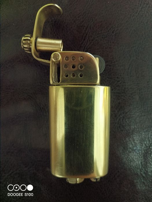 Зажегалка Бензиновая.